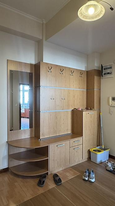 standing mirror: Прихожая модульная из ЛДСП в цвете дуб (натуральный оттенок). Состав — 3