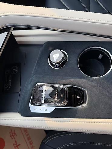 Zeekr: Zeekr 001: | 2022 г. Кроссовер — 12