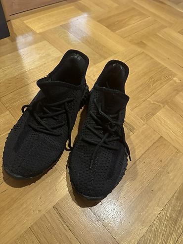 yeezy: Qara rəngli kişi/kadın yeezy ayaqqabısı - Rəng: Tam qara — 2