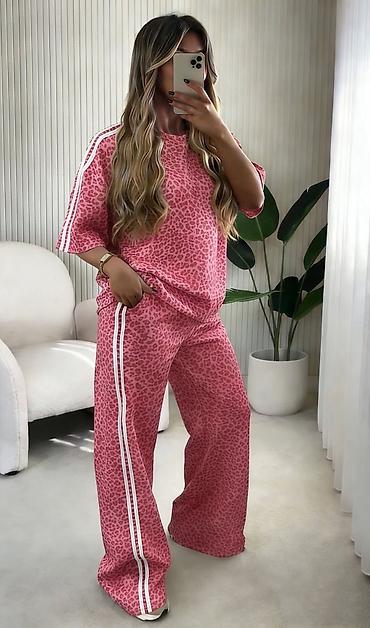 Kompleti: 💫New collection💫

⚜️Univerzalna velicina
⚜️Cena 3500 din — 2