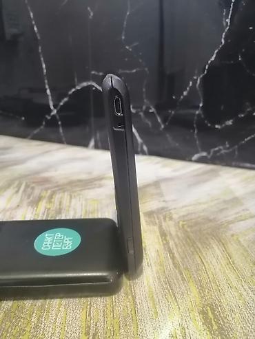 samsung a0: Samsung 8 GB, rəng - Qara, Düyməli — 4