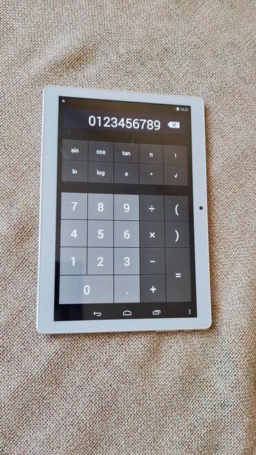 Tableti: Tablet sa belim okvirom i metalnim zadnjim poklopcem, dijagonala — 5