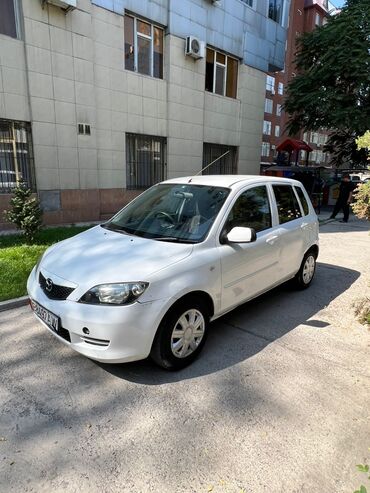 дешевые авто: Mazda Demio: 2003 г., 1.3 л, Автомат, Бензин, Хетчбек