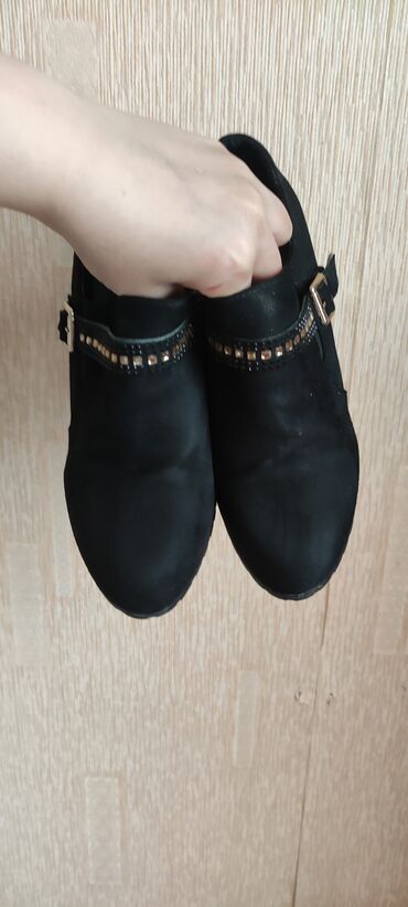 Tuflilər: Tuflilər, Ölçü: 36.5, rəng - Qara, İşlənmiş — 6