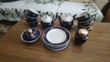 чайные наборы посуды: Продается чайный сервиз на 6 персон + набор из 6 тарелок + чайница. За