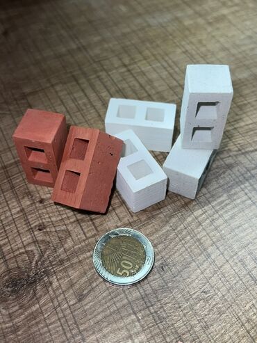 Жидкие обои: Mini beton/kərpic maketləri – stolüstü dekor və model konstruksiya