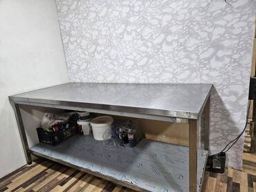 Digər restoran, kafe avadanlığı: Nejavika stol yeni alınıb, az işlənib. Məkan bağlandığı üçün təcili