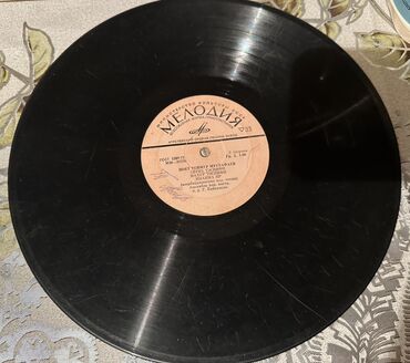 CD, DVD disklər və kassetlər: 1977-1978-ci il buraxılışlı milli musiqimizə aid müxtəlif növ — 32