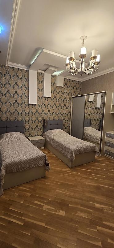 Həyət evləri və villaların satışı: Satılır – geniş həyət evi - Üç mərtəbəli, mansardlı mülk. - Fasadda — 11