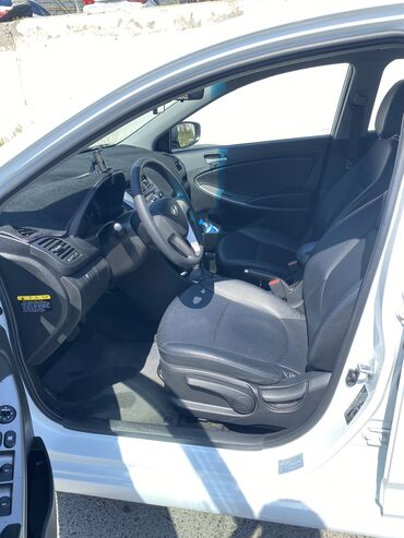 Hyundai: Hyundai Accent: 1.4 l | 2016 il Sedan — 10