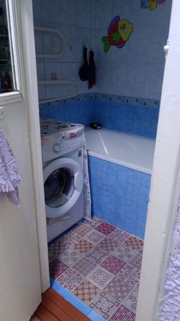 Долгосрочная аренда комнат: Сдается с подселением.1ком с балконом со всеми удобствами) за 18000с+ — 10