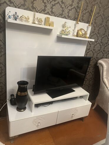 Qonaq otağı dəstləri: İşlənmiş, Dolab, TV stend, TV altlığı, Kredit yoxdur