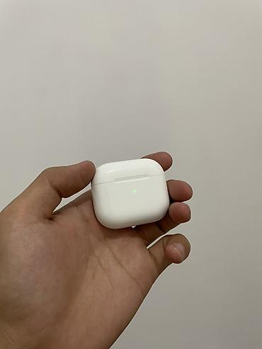 Кейсы для наушников: Продаю оригинальный кейс от AirPods 3. Наушники, к сожалению — 1