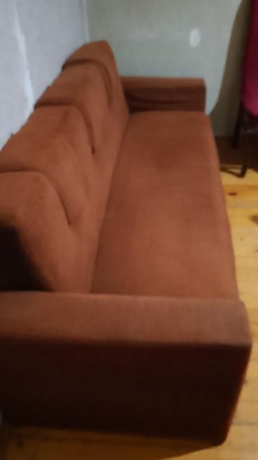 Məhsul: Divan - Rəng: Tünd tərkibli qəhvəyi/terrakota ton - Material