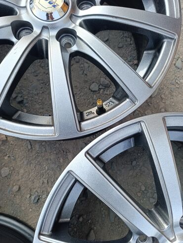 Диски: Литые Диски R 15 Комплект, отверстий - 5, Б/у at lalafo.kg — 10 Диски: Литые Диски R 15 Комплект, отверстий - 5, Б/у — 10