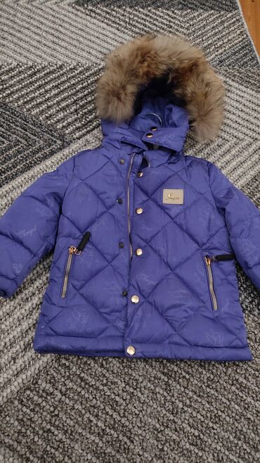 спортивные женские ветровки: 110manata alınıb. 25manata satıram cəmi birdəfə geyinib uşaq .yeniden