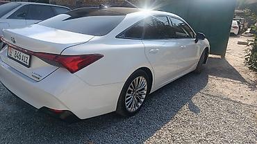mazda axela: Toyota Avalon: 2021 г., 2.5 л, Гибрид, Седан — 2