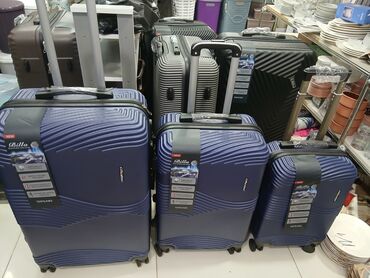 Çamadanlar: Sərt korpuslu səyahət çamadanları və kosmetik çantalar dəsti - — 10