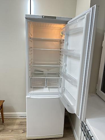 ice bath: Холодильник Indesit, Б/у, Двухкамерный, De frost (капельный), 180 * — 3