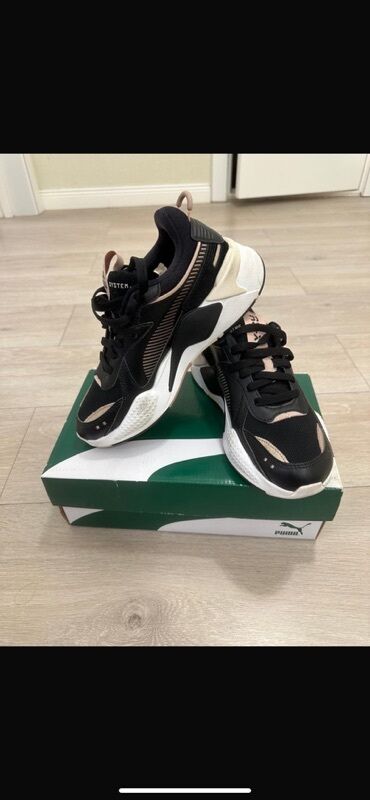 белые вечерние платья: Кроссовки Puma RS-X черного цвета с белыми и золотисто-розовыми