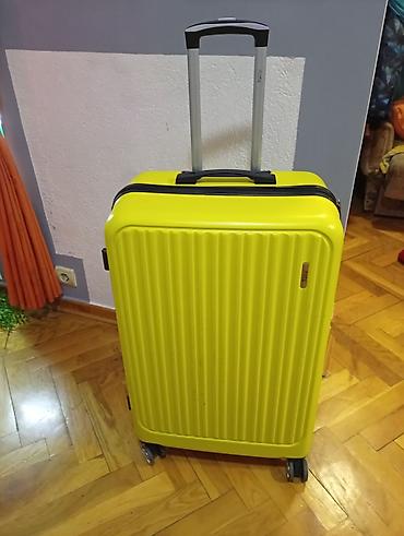 Putni koferi i torbe: Tvrdi kofer na točkiće – veličina velika. oko 75 45 30 — 1