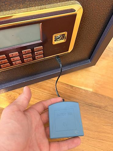 pul qab: Elektron şifrəli seyf - Korpus: qalın polad konstruksiya, teksturalı — 10