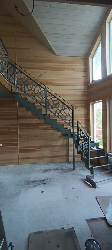 Деревянные лестницы: Деревянная лестница Для дома, Гарантия, Вид дерева: Сосна, Стиль: Классический — 6