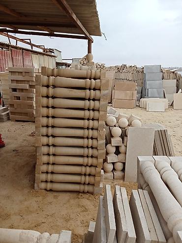 perde karnizleri: Təbii daşdan dekorativ fasad elementləri və qopqalar - Material — 8