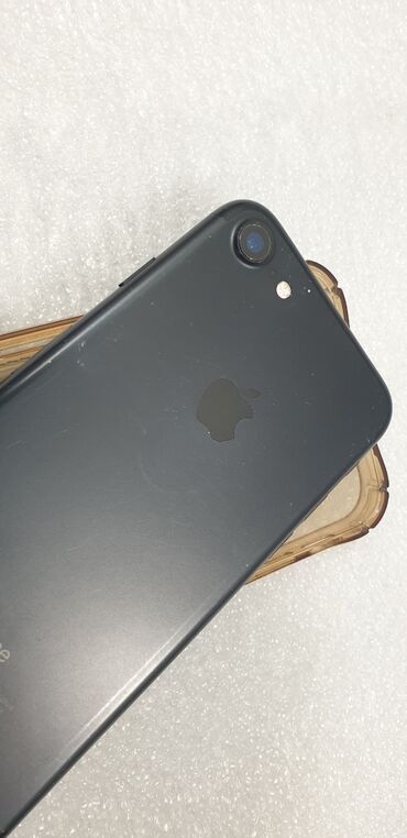 Apple iPhone: IPhone 7, Б/у, 32 ГБ, Space Gray, Чехол, 70 %