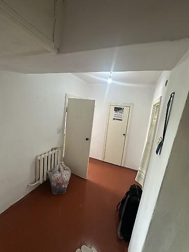 гостиничного типа квартира: 2 комнаты, 50 м², Хрущевка, 2 этаж, Старый ремонт — 3