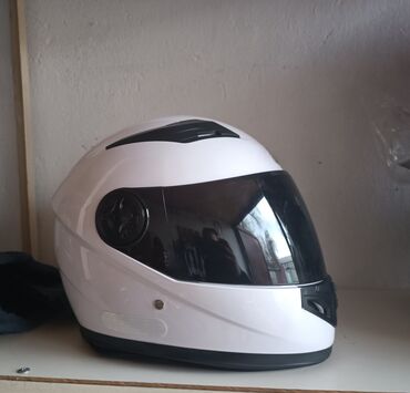 шлем для конного спорта: Белый Шлем с чёрным визором. в комплекте: Чёрный визор +