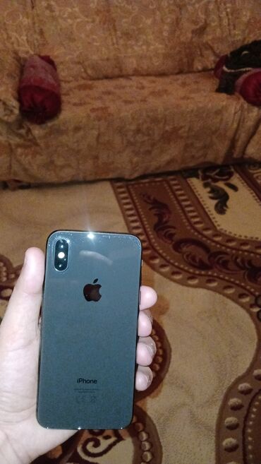 Tecno: IPhone Xs, Qara, Simsiz şarj