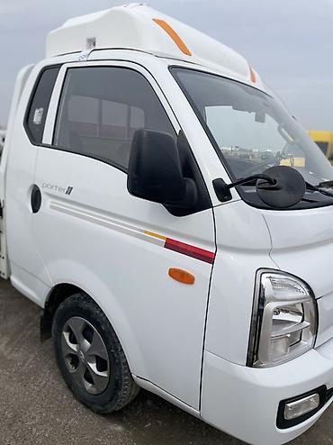 Легкий грузовой транспорт: Легкий грузовик, Hyundai — 2