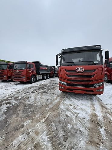 Другой строительный транспорт: Самосвал FAW (китайский бренд), колесная формула красная кабина — 3