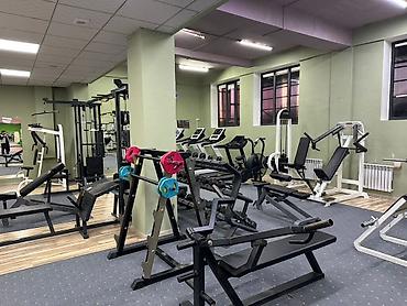 Аренда спортивных залов: ПРОДАЮТСЯ ТРЕНАЖЕРЫ+ШКАФЫ/КОВРЫ/СТОЙКИ цена договорная ! + Тренажёрный — 25