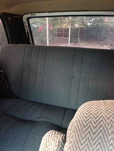 VAZ (LADA): Model: Lada Niva (VAZ 2121/21214 seriyası, 3 qapılı), ağ rəng. Gövde — 14