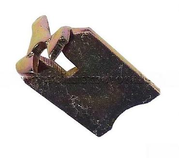 kardan za traktor: Metalni nosač/zaključna pločica za ručicu haube (kuku) – univerzalni — 1