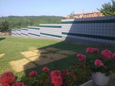 Proizvodi od rolovanog metala, metalni kanali: Panelna ograda 2D 6/5/6 mm ispuna trake,metar kvadratni. Panelna — 9