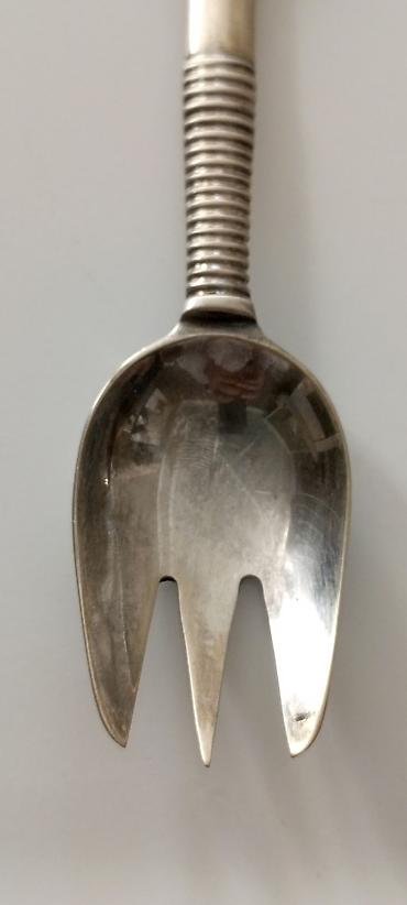 it səkilləri: Gümüş tonlu metal salat qaşığı (spork) - Üç dişli qaşıq ucu: həm — 5