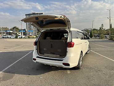 карниваль: Kia Carnival: 2019 г., 2.2 л, Автомат, Дизель, Минивэн — 8