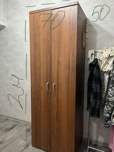 Шкафы для одежды: Шкаф для одежды, Б/у, Прямой, Дерево