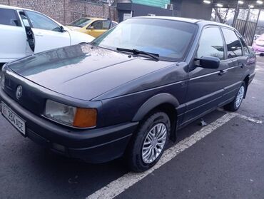 Volkswagen: Volkswagen Passat: 1988 г., 1.8 л, Механика, Бензин, Седан