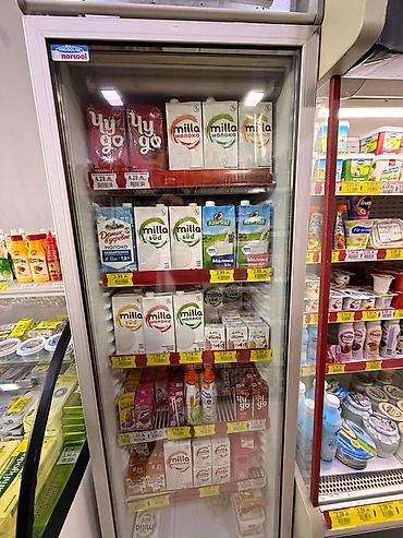 Soyuducu vitrinləri: Mini-market üçün avadanlıq və dolu mal assortimenti Təsvir: - Süd və — 1