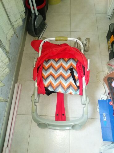 куплю детскую коляску: Kolyaska satılır. Yaxşı vəziyyətdədir, yüngül və rahatdır