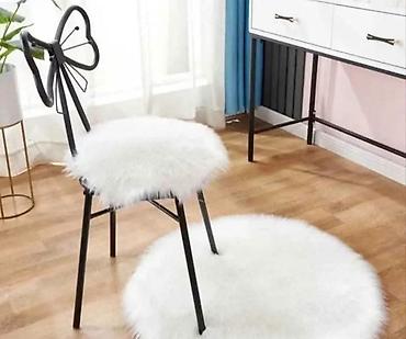 polica merdevine ikea: Na prodaju: Čupava hoklica sa metalnim nogarama ✨ Elegantna i udobna — 2