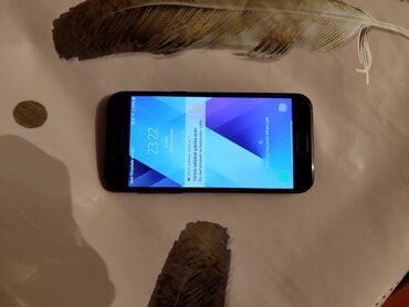 samsung prostoy telefonlar: Samsung Galaxy A3 2017, 16 GB, rəng - Qara, Barmaq izi