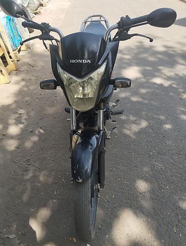 мото honda: Honda CB125 (CB125E) — городской мотоцикл-классик 125 см³ — 4