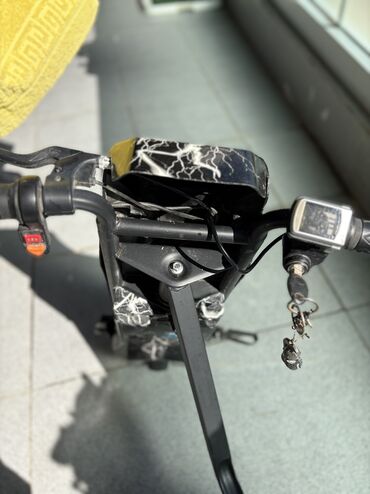 cybex qiymeti: Satılır Drift Maşını Çox az pas var (qışda balkonda qaldığı üçün)