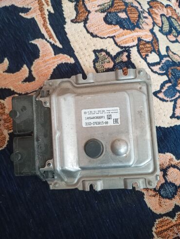 запчасти фольксваген: Bu, avtomobillər üçün nəzərdə tutulmuş elektron idarəetmə blokudur