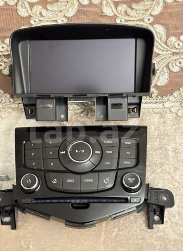 chevrolet cruze monitor satilir: Chevrolet Cruze üçün monitoru boyuk ekran ve knoplar.blokun ayrıca